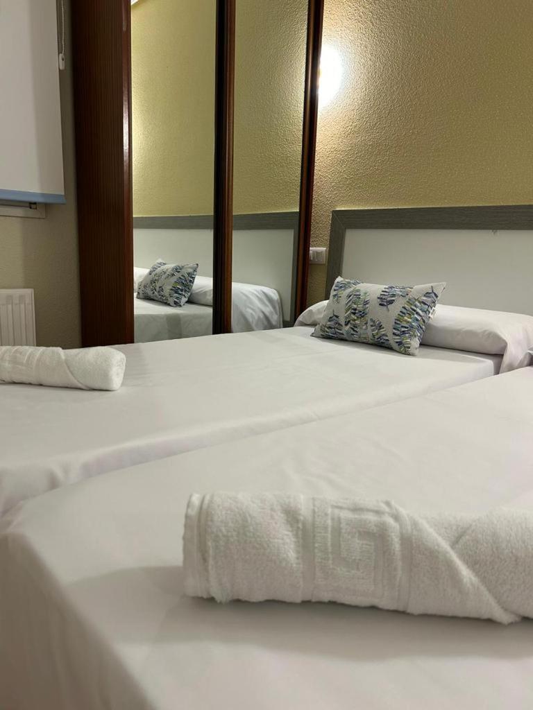 Hostal-Restaurante Posada Del Duque Villalbilla de Burgos Экстерьер фото